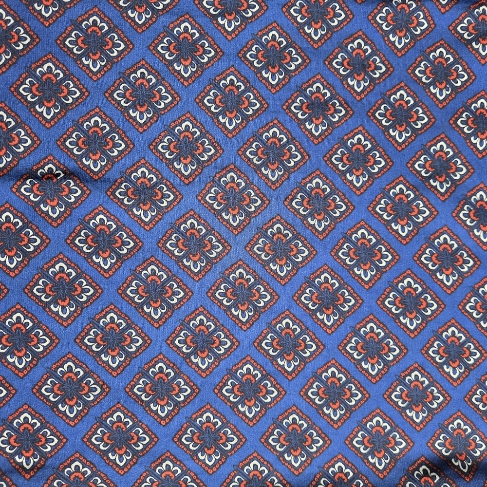 Express Women's Blue Patterned Top - Picture 6 of 7